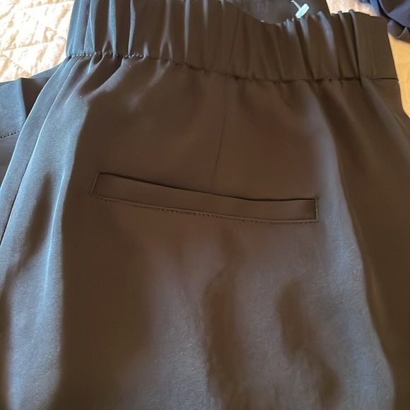 Vince Tapered Black Pull On Pant - Retail $325 Black Size Large - Picture 7 of 8